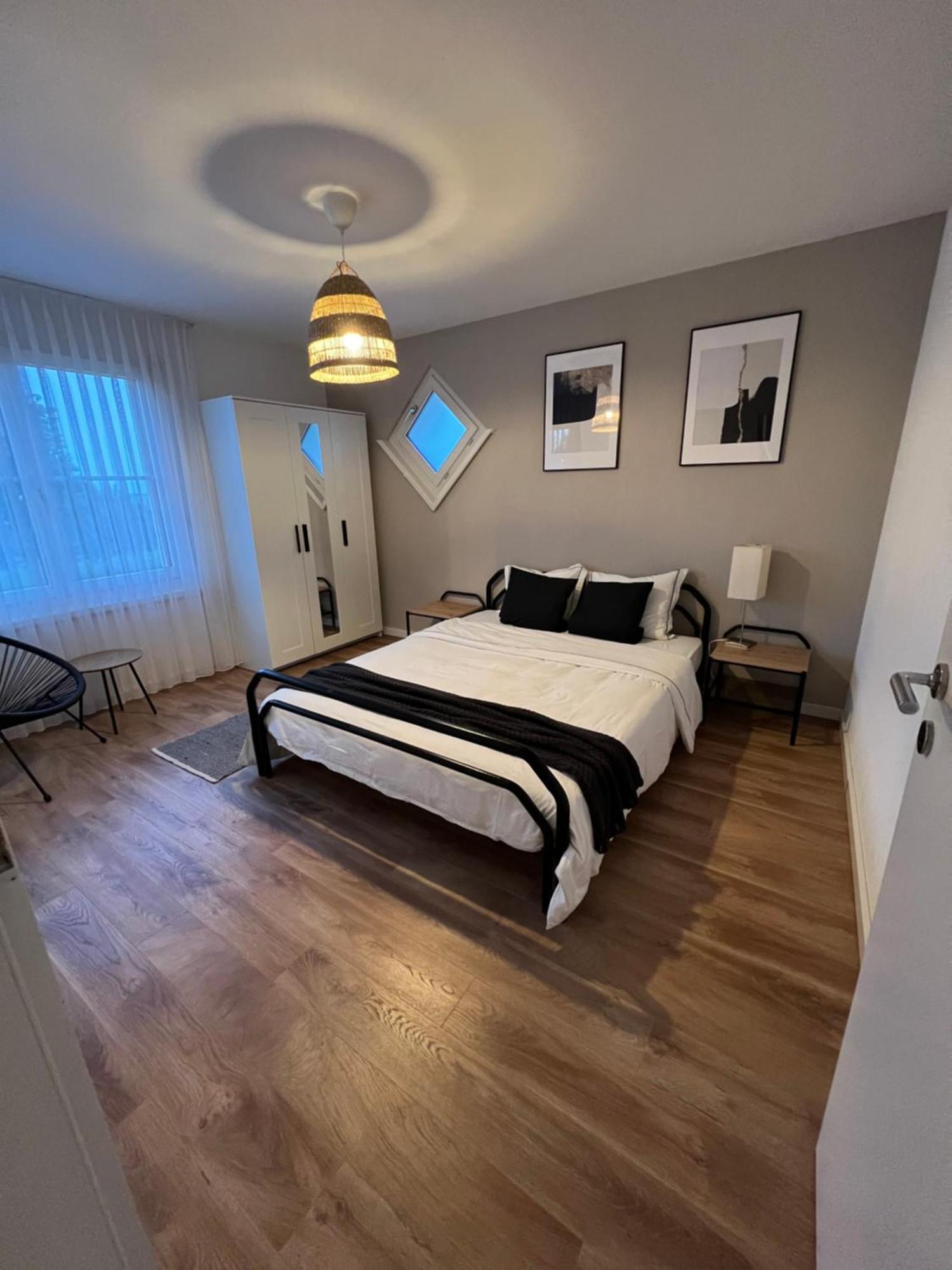 Black&White Apartment Uzwil Ngoại thất bức ảnh
