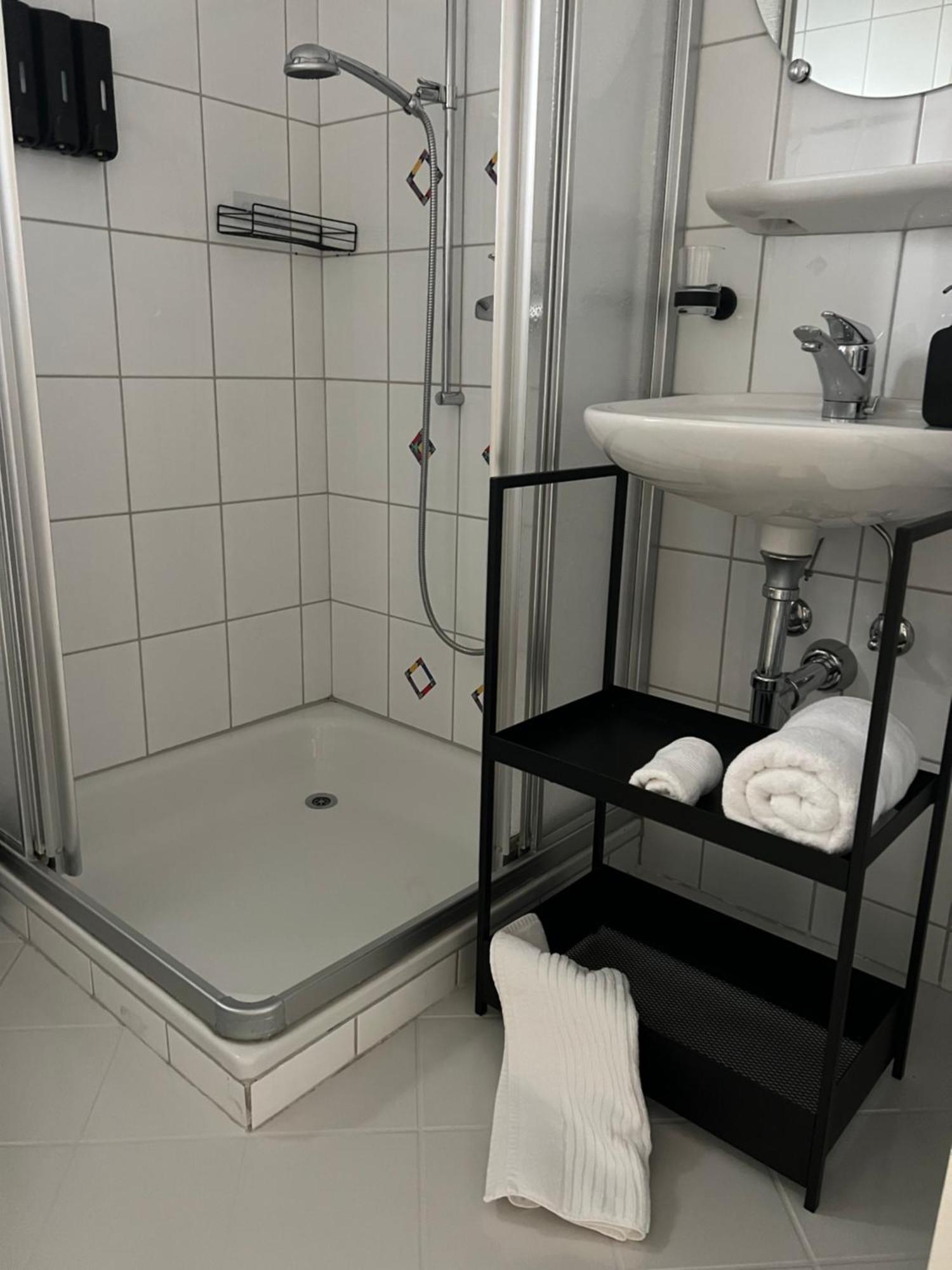 Black&White Apartment Uzwil Ngoại thất bức ảnh